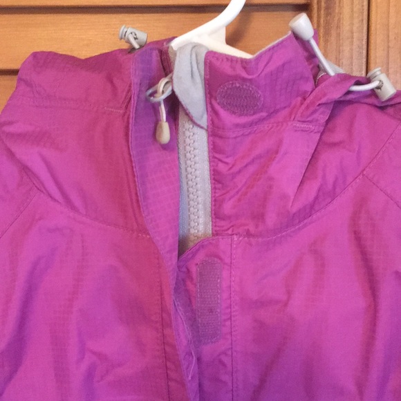 MEC rain and wind proof woman’s jacket - Picture 3 of 6